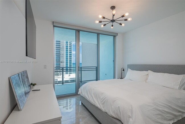 Building Photo - 3535 S Ocean Dr