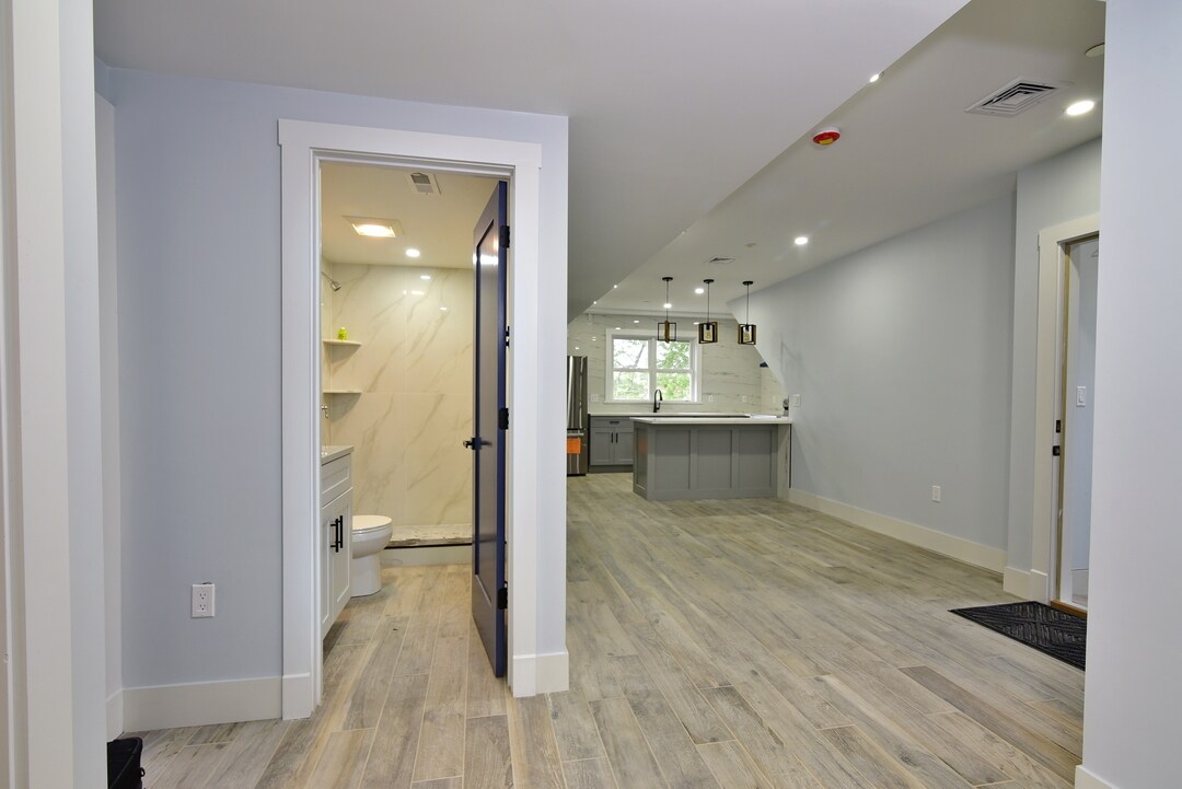 Building Photo - 116 Evans St