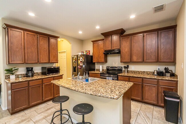 Building Photo - 11234 Sierra Gorda Dr