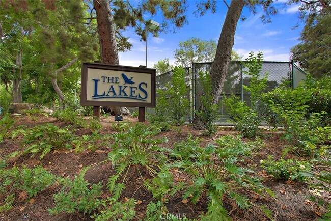 Building Photo - 80 Lakepines-