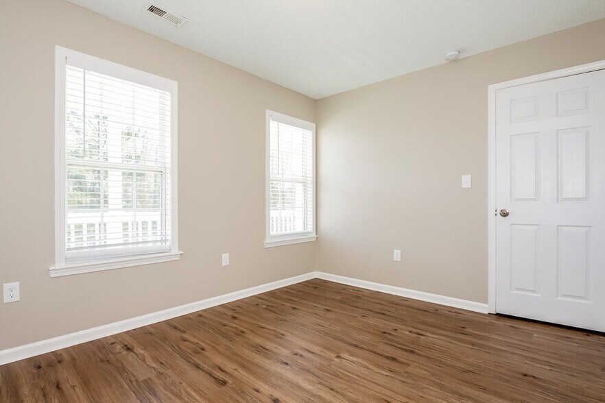 Building Photo - 1310 Candlewood Dr