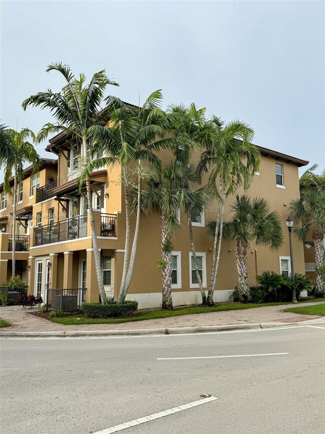 Building Photo - 1006 SW 147th Ave