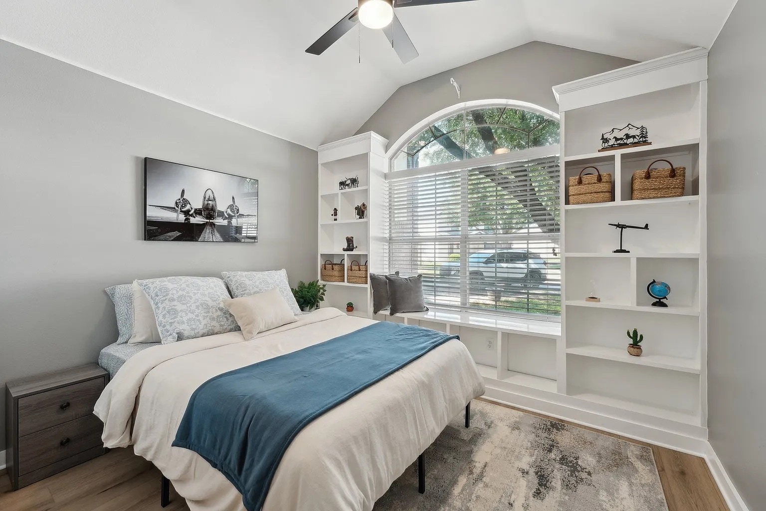 Building Photo - Room in House on Rosewood Ct