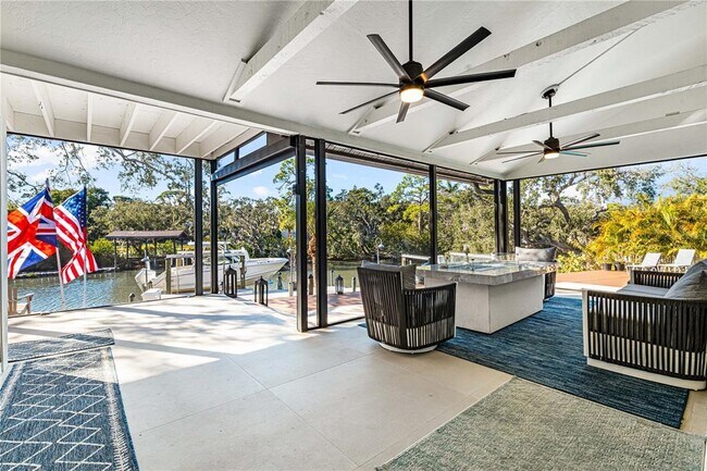 Building Photo - 2500 Monterey St