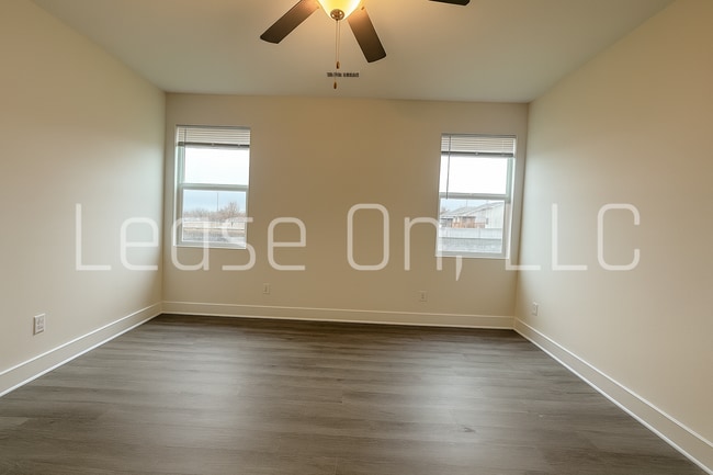 Building Photo - Spacious 3 Bedroom Home in Chalet Ridge with Large Yard