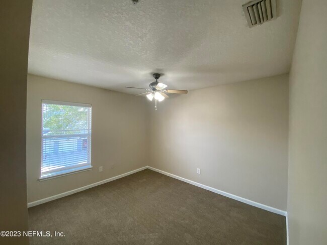 Building Photo - 8204 White Falls Blvd