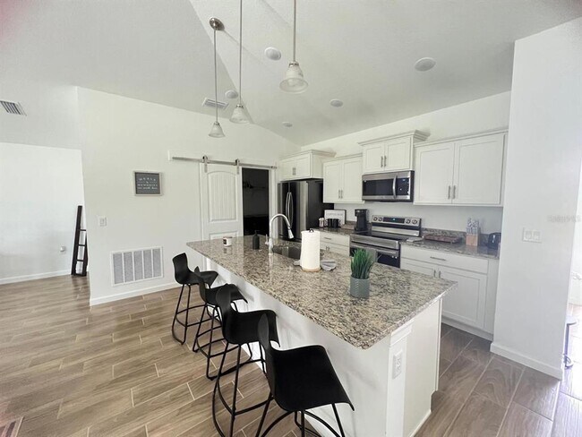 Building Photo - 863 Ognon Ct