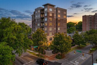 Building Photo - 2600 Highland Ave