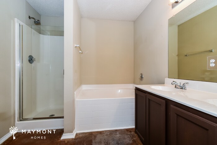 Building Photo - 1506 Hickory Creek Ln