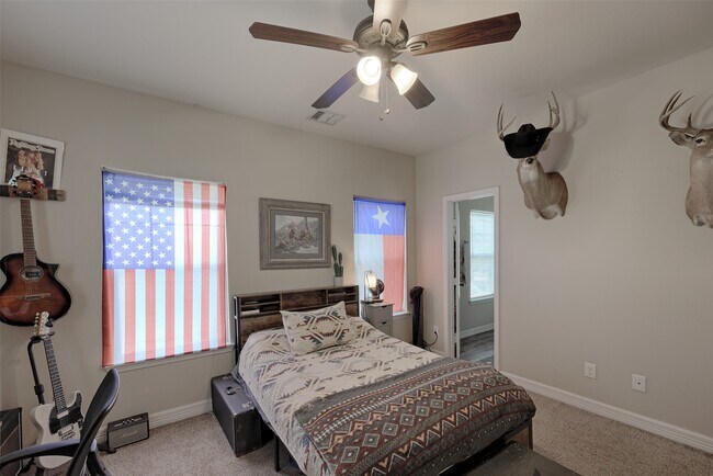 Building Photo - 1122 Detroit St