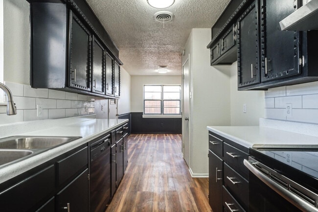Building Photo - 5402 25th St