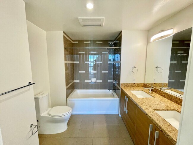 Building Photo - Luxurious Condo at Madrone w/Bay, City Views, Balcony, Pool, Parking - A Must See - PROGRESSIVE