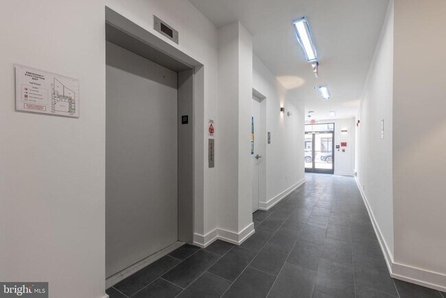Building Photo - 1519 Ridge Ave