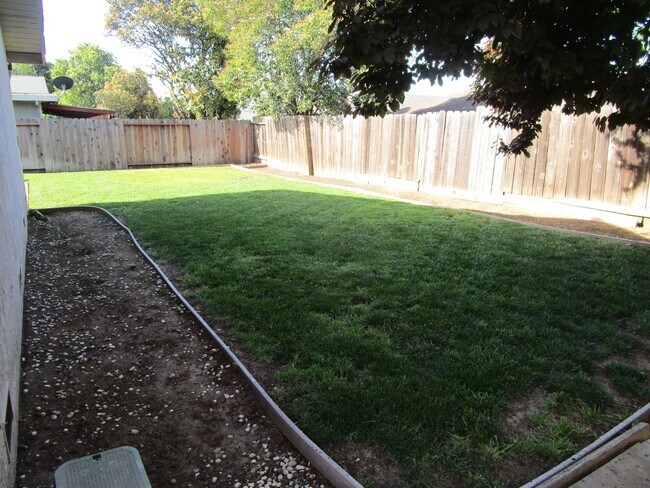 Building Photo - 2039 Barbour Dr