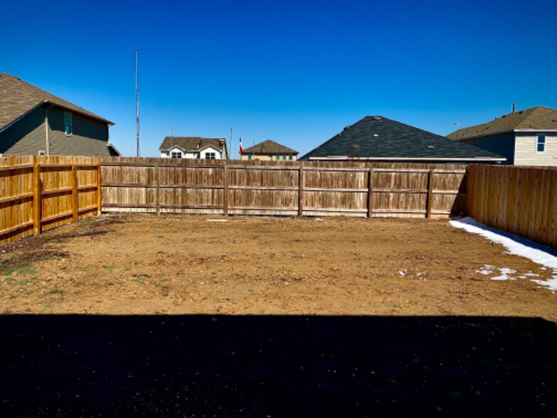 Building Photo - 5606 Willow Breeze