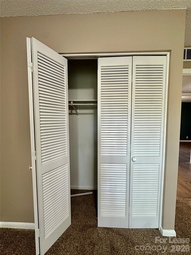 Building Photo - 2638 Park Rd