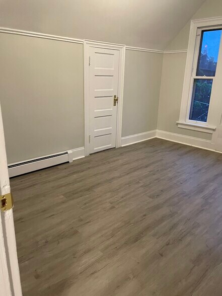 Building Photo - 93 Hungerford St