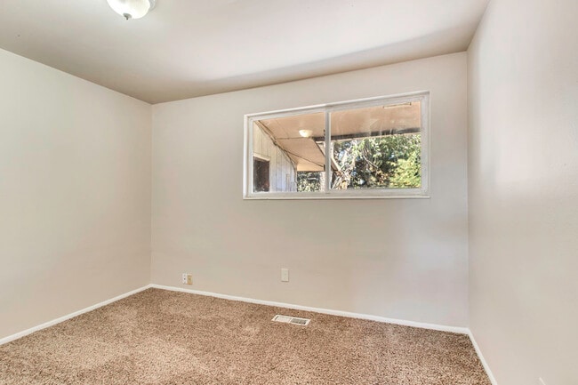 Building Photo - 1186 W 300 N St