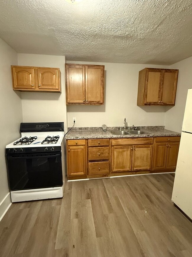 Building Photo - Avenue B