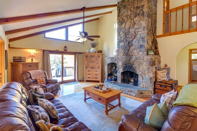 Building Photo - 525 Townsand Hollow Rd