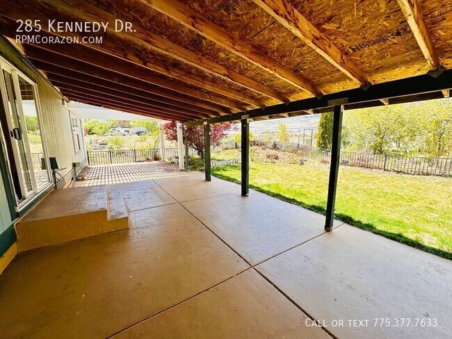 Building Photo - 285 Kennedy Dr