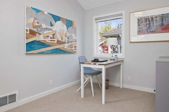 Building Photo - Portage Bay Floating Home