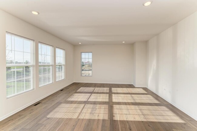 Building Photo - 15303 S Sawgrass Cir