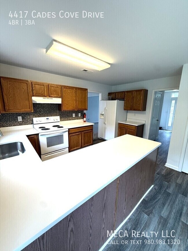 Building Photo - 4417 Cades Cove Dr