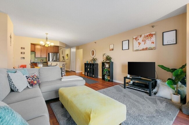 Building Photo - 401 S 1st St