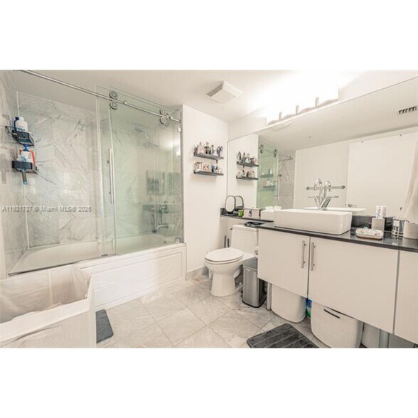 Building Photo - 31 SE 5th St