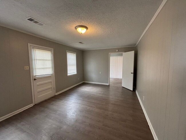 Building Photo - 837 Carrolton Rd