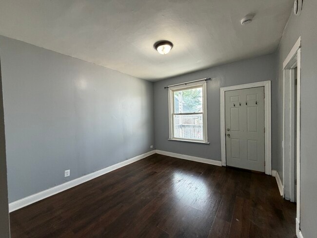 Building Photo - 3422 W Armitage Ave
