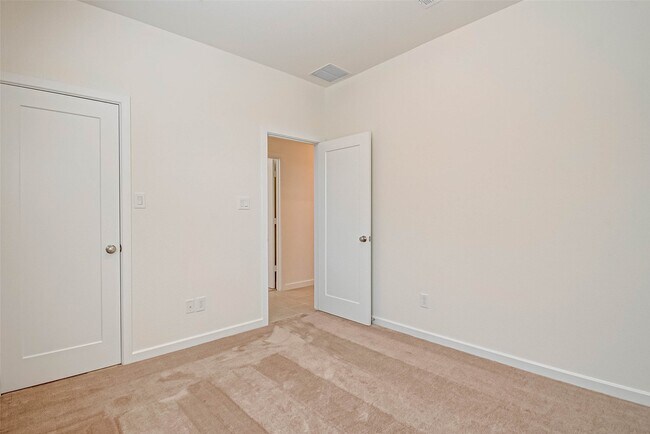 Building Photo - 8011 Colony Chase Ct