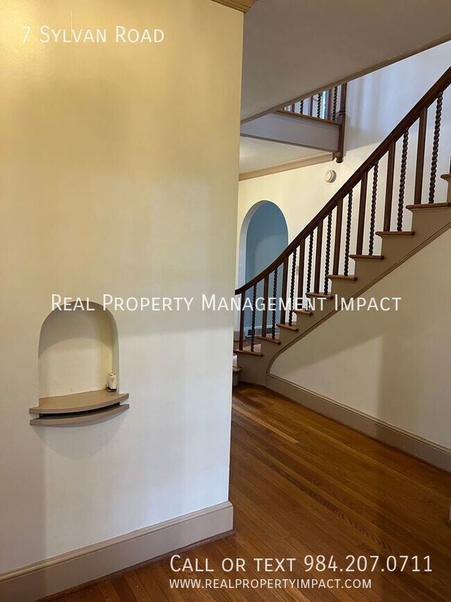 Building Photo - 7 Sylvan Rd