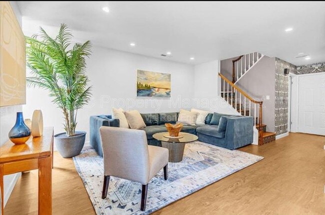 Building Photo - 1757 30th Ave