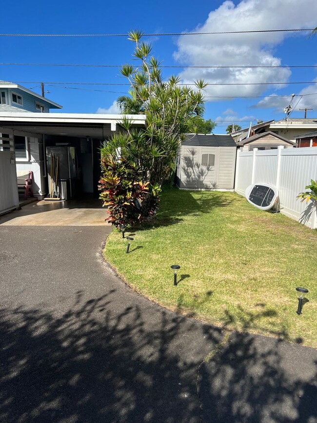 Building Photo - Charming 3-Bedroom Beachside with Spacious...