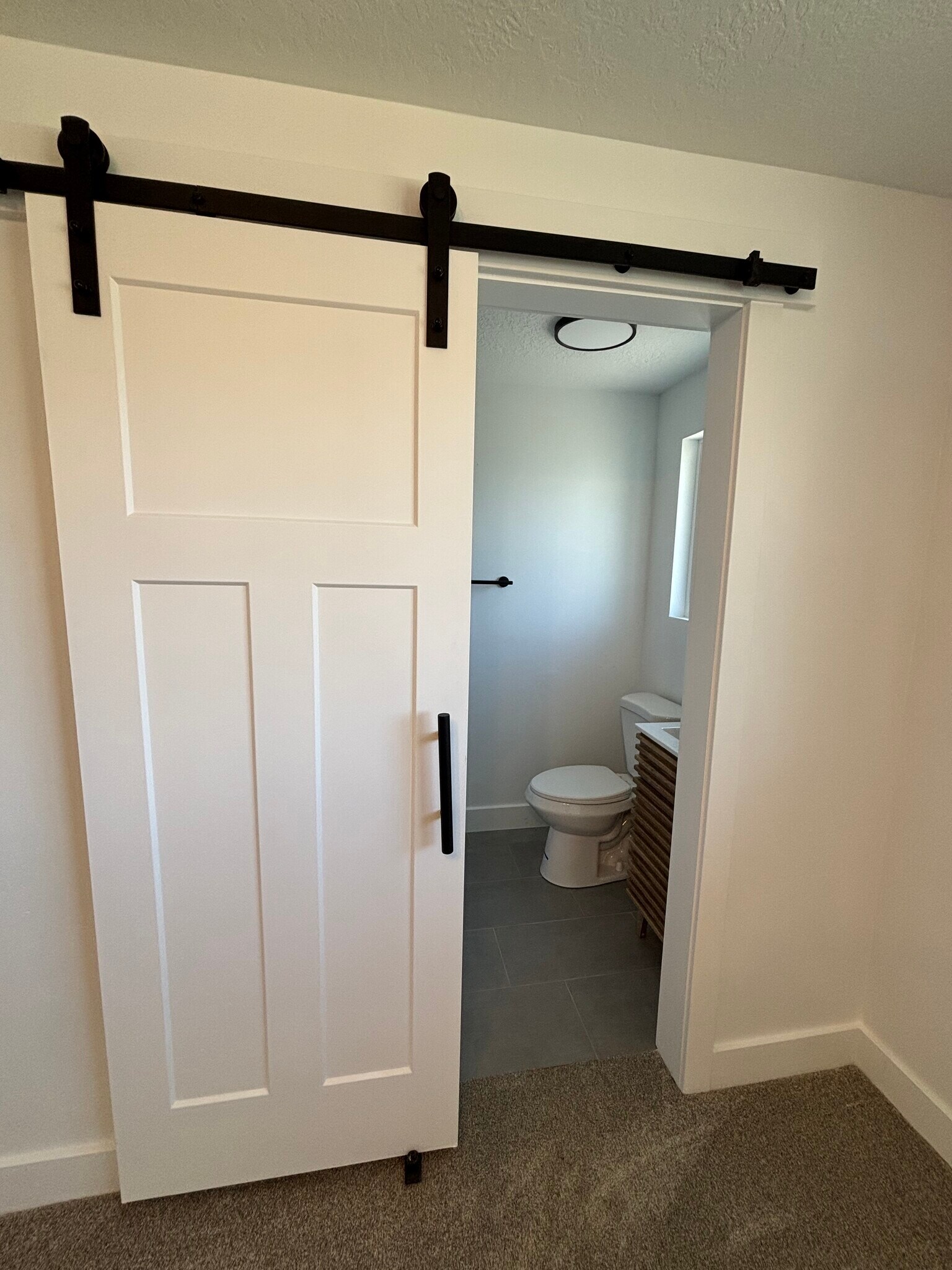 Building Photo - 954 S 100 W