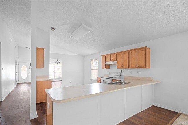 Building Photo - 2659 Rosebud Dr E