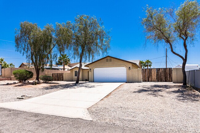 Building Photo - 3280 Rocking Horse Dr