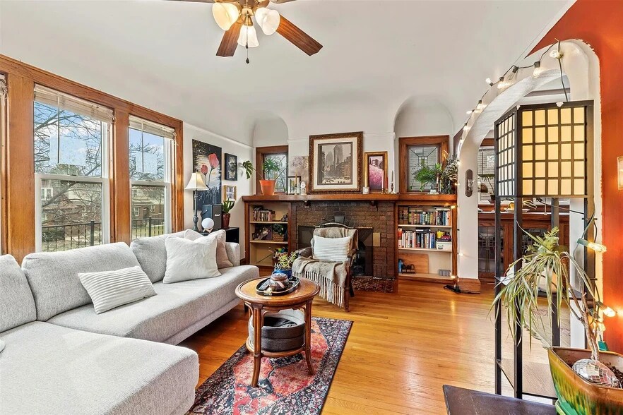 Living Room - 2567 N 60th St