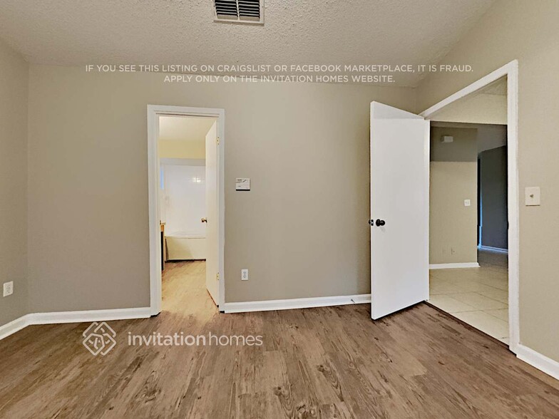 Building Photo - 158 Annandale Dr E