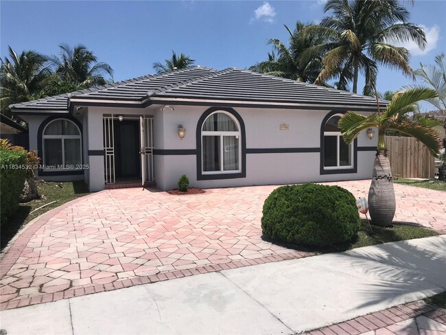 Primary Photo - 4908 SW 143rd Ave