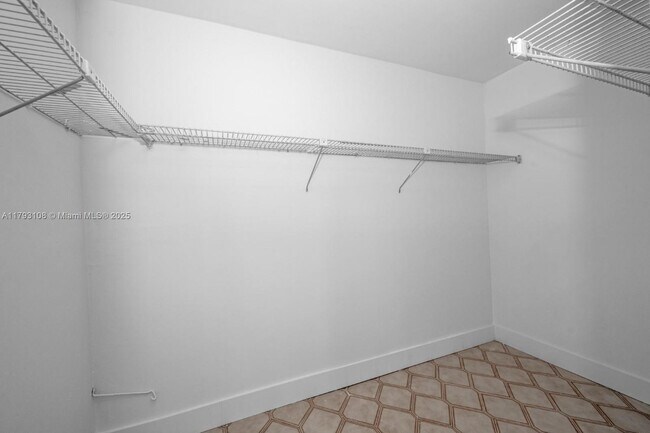 Building Photo - 1300 NE Miami Gardens Dr