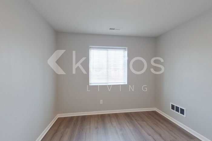 Building Photo - 308 Wild Deer Dr