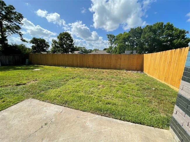 Building Photo - 10426 Towneview Dr