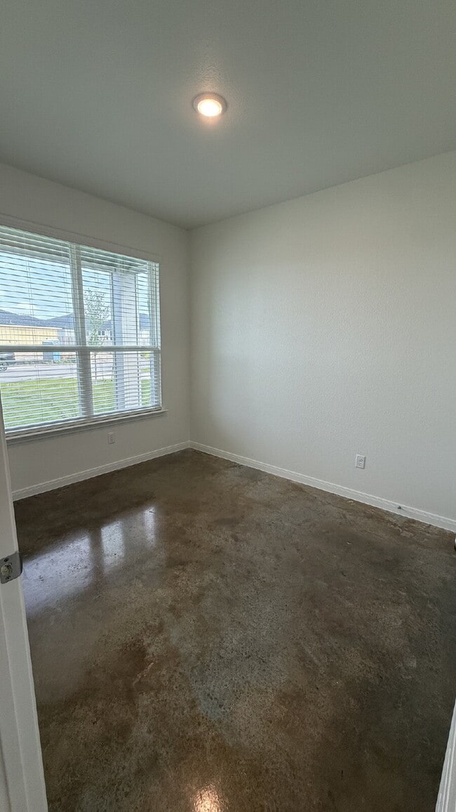 Building Photo - 2015 Bear Grass Rdg Rd