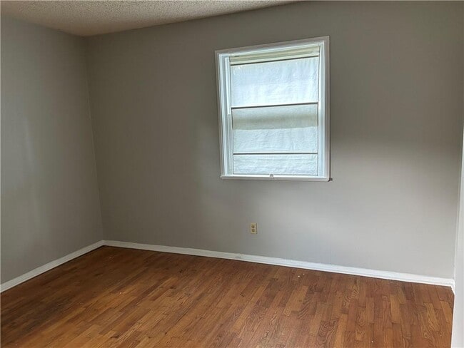 Building Photo - 1237 N Vista Pl