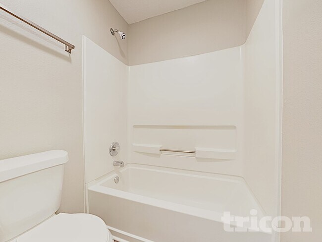 Building Photo - 1826 Blue Pine Ln