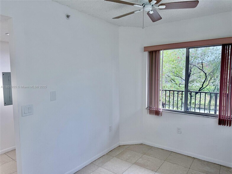 Building Photo - 12650 SW 15th St
