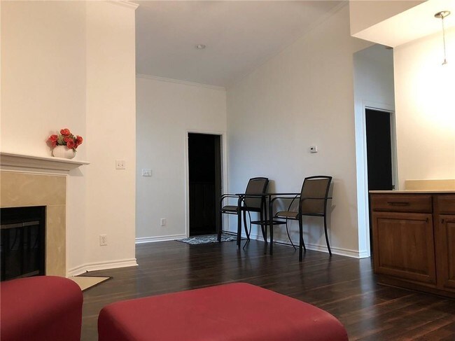 Building Photo - 2730 Silver Creek Dr